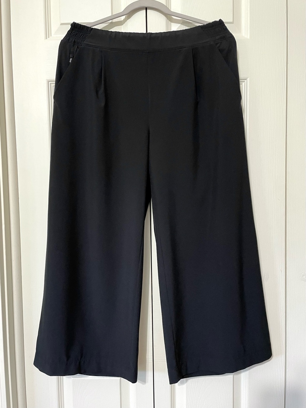 Athleta Brooklyn Wide Leg Crop Pants Black Elastic Waist Travel Athleisure - Picture 3 of 15